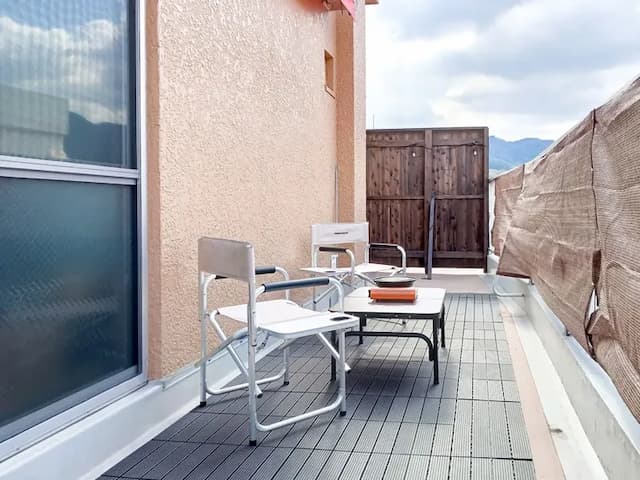 ・【401号室/バルコニー】　うれしいガスコンロ付♪