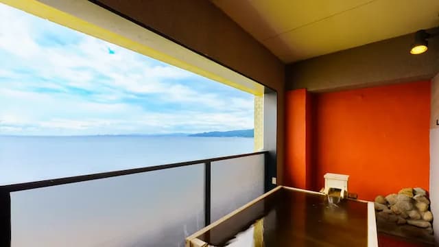 <Japanese-Western style room with open-air bath on the top floor>