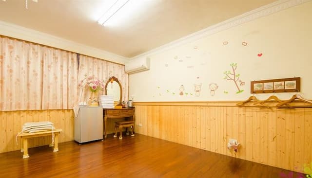 Happy round elegant house-Quarters cozy four-person suite-3