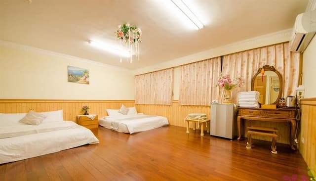 Happy round elegant house-6 people cover (sweet + elegant homes)-3