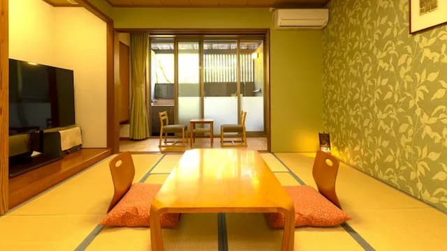 [Main building 1st floor] Japanese-style room with semi-open air