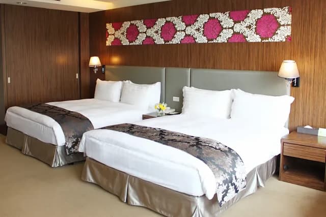 GOLDEN TULIP ZHONG XIN HOTEL TAICHUNG-Family room-Zao Yin Building-1