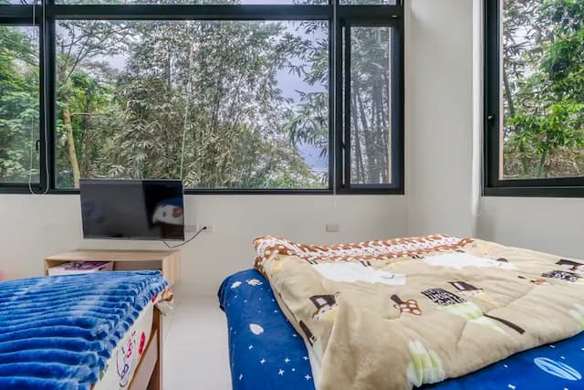 Shen-Lu-Ju B&B-Quadruple room with shared bathroom-9