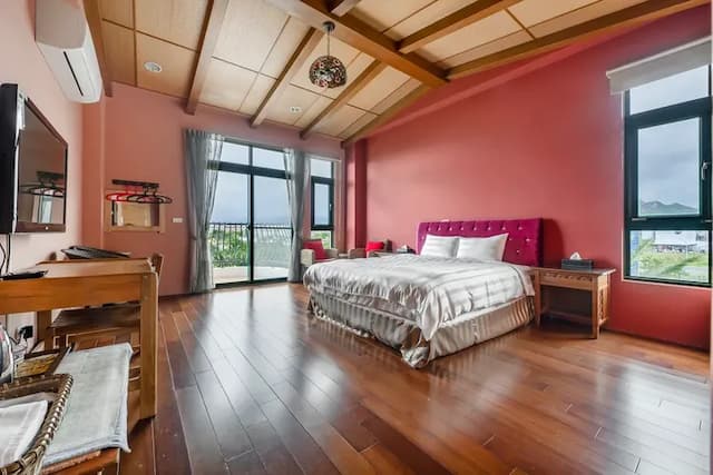 仲夏綠茵-King Double Room with Balcony-1