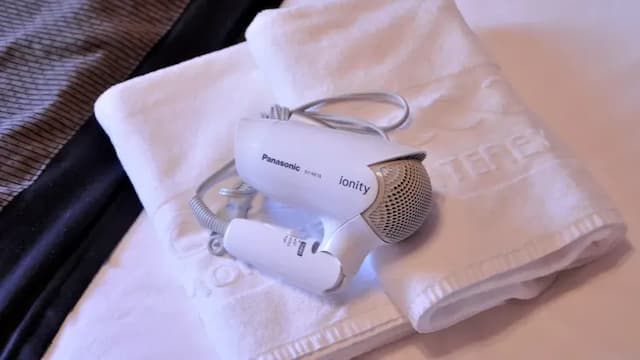Hairdryer (The hair dryer in the room is Panasonic ionity.)