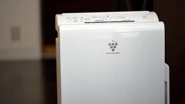 Air purifier with humidifying function (equipped with Plasmacluster)