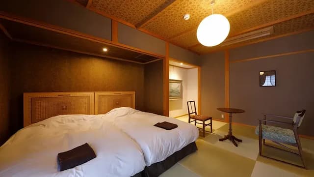 由布院溫泉 草庵秋櫻｜由布院站歩行15分/近金鱗湖-本館 和洋式房附内湯【不挑房】-3