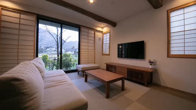 Separate guest room: Reeve's spiraea