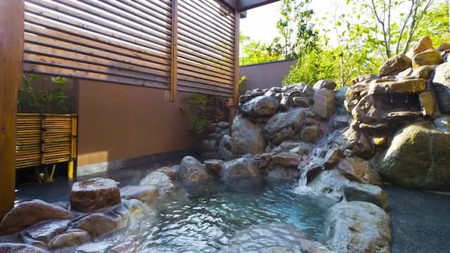 Separate guest room: Magnolia