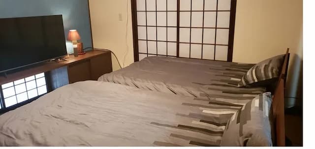 第1寝室、TVつき