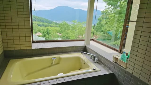 天然温泉をお楽しみください。