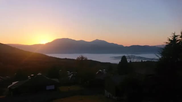 早朝の雲海を見る事ができるかも知れません。