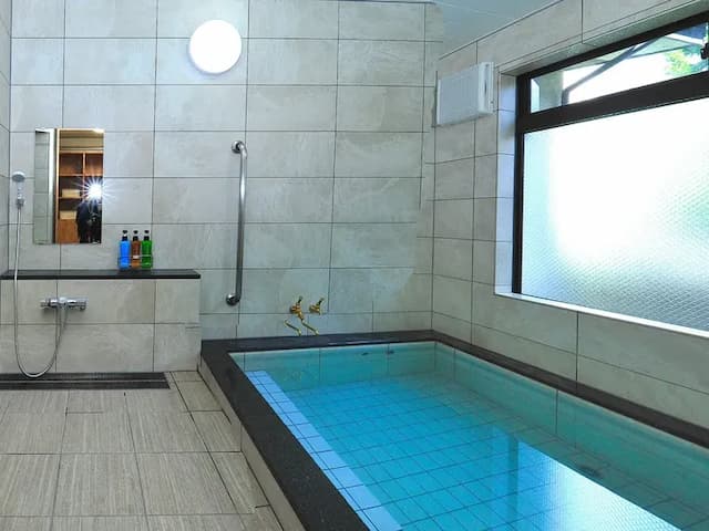 ・当館のお風呂はミネラルの湯・ラドン温泉風呂です。