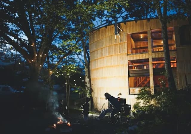 幻想的な夜のライトアップ