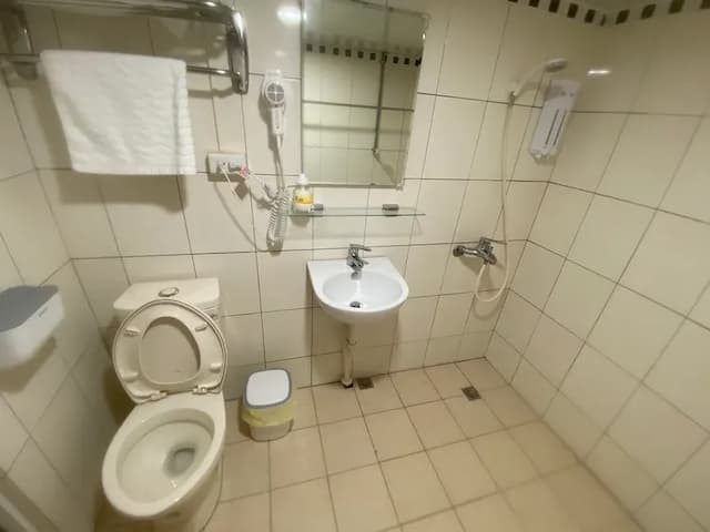 New Lion City Hotel-Standard quadruple room-5