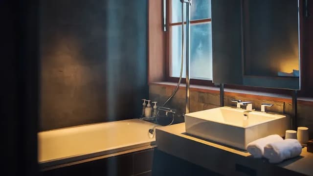 ■ Bathroom / Standard Twin