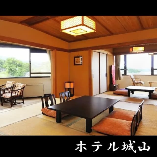 An example of a Japanese-style room with 10 to 16 tatami mats