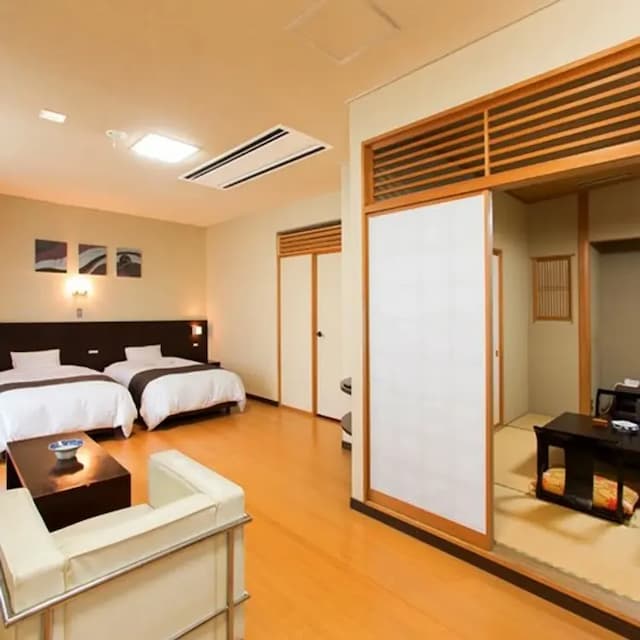 渡り温泉 ホテルさつき 別邸楓-和洋室（和室＋洋室ツインベットルーム｜特別室）-1