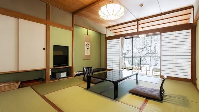 Main building 10 tatami mats with bath and toilet