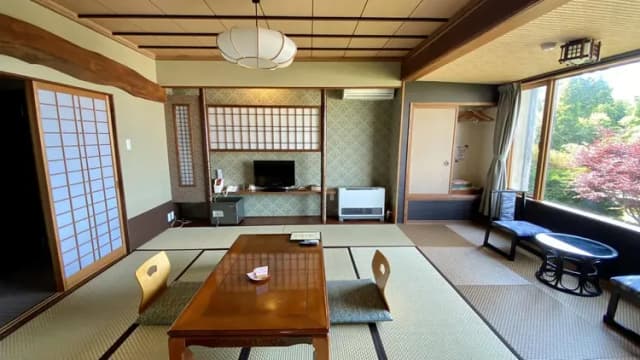 男鹿温泉郷　元湯雄山閣-8畳タイプ-1