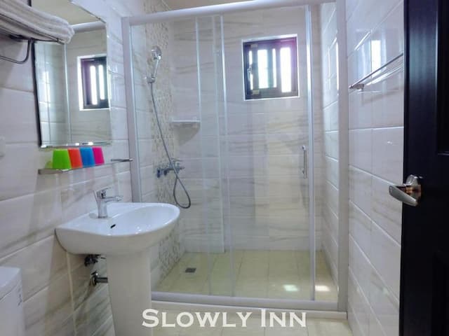 墾丁慢遊民宿-陽台四人房-9