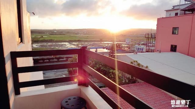 墾丁慢遊民宿-陽台四人房-8