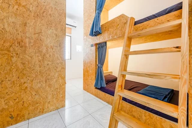 Ocean Diary-A bed in a four-bed male dormitory room-1