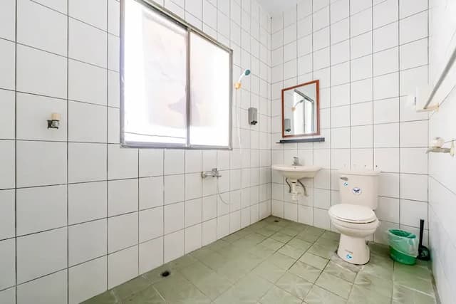 Ocean Diary-A bed in a four-bed male dormitory room-10