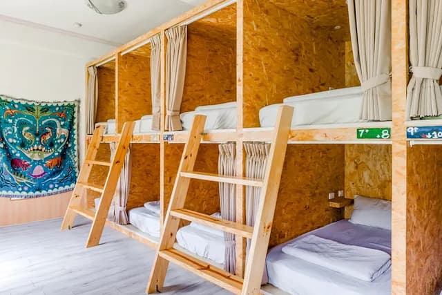 Ocean Diary-A bed in a ten-bed mixed dormitory room-5