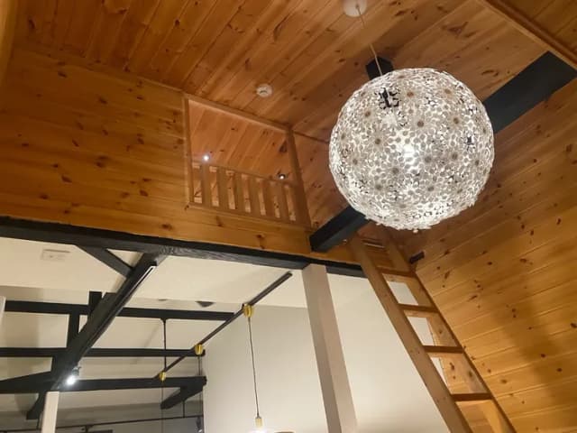 2階にはお一人様がお寛げる空間がございます♪