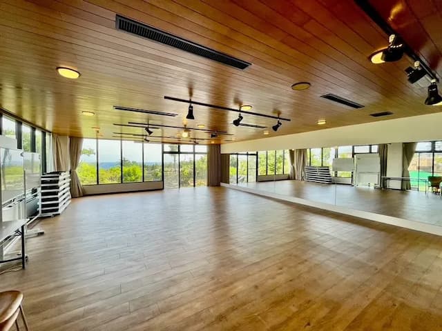 スタジオは各種レッスンやセミナーで利用される方も多いです。