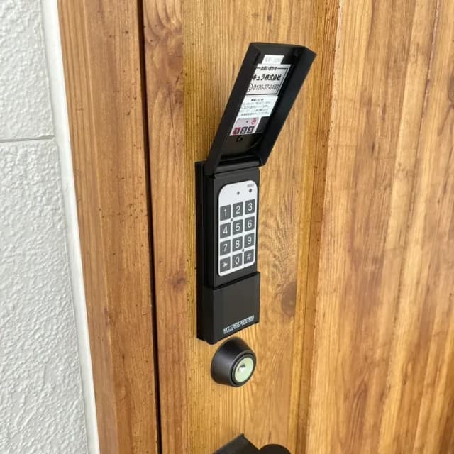 鍵はパスワードになります(チェックイン日の15:00にご案内がお送りされます)