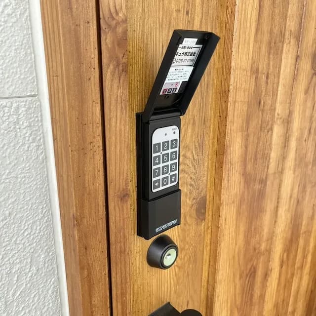 鍵はパスワードになります(チェックイン日の15:00にご案内がお送りされます)