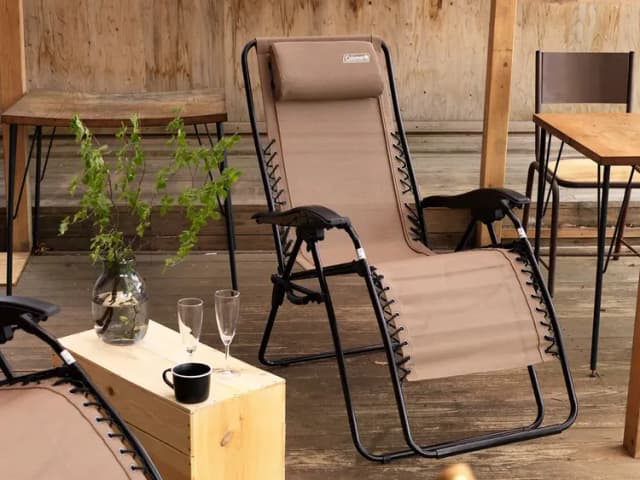 広大なウッドデッキをお楽しみください！