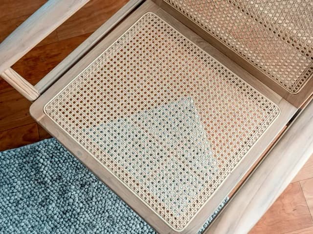 ・【リビング】家具にもこだわり。通気性の良いチェアでのんびりとお寛ぎ頂けます