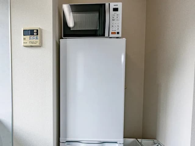 ・【キッチン】冷蔵庫・電子レンジ・炊飯器・電気ケトルなど家電も充実