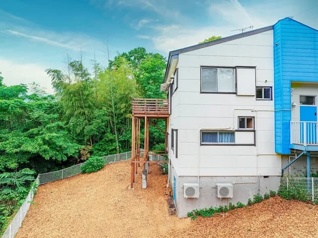 ・【外観】伊豆高原にある、1日1組限定・ドッグラン兼用庭付きの3LDK一軒家です