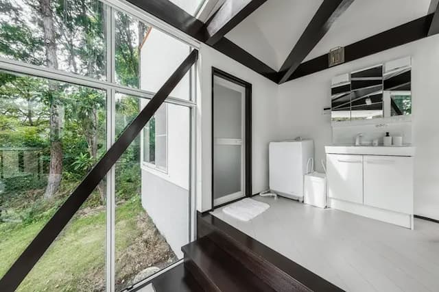 Sunlit Villa Izu -A starry sunny forest lodge--Designer private villa in a quiet area near Lake Izu-12