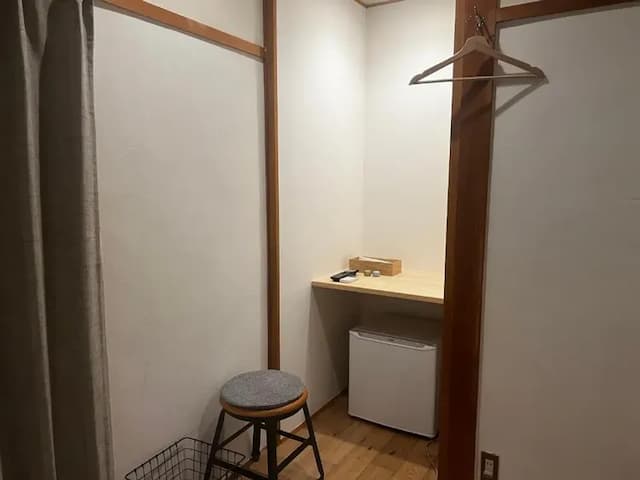 Brucke Hostel & Cafe Arima Kobe-Standard Twin Room-4