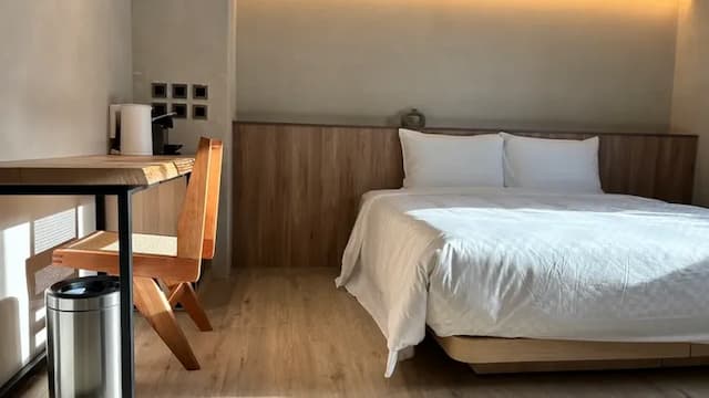 Hotel Initial-Tainan-Deluxe Double Room with Bathtub-1