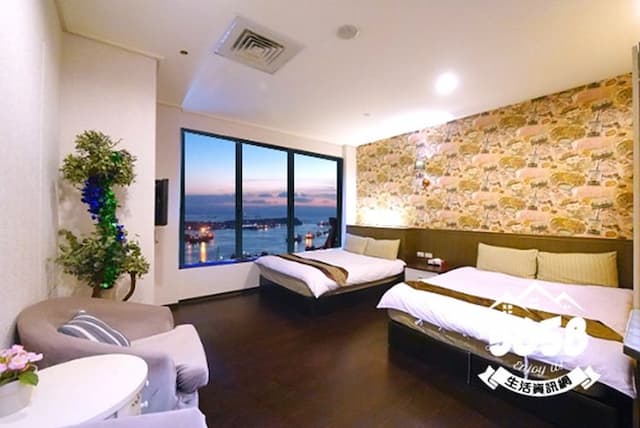 85假期會館 l 絕美海景、緊鄰捷運站-Ocaen view room l Six-person room with sea view-5