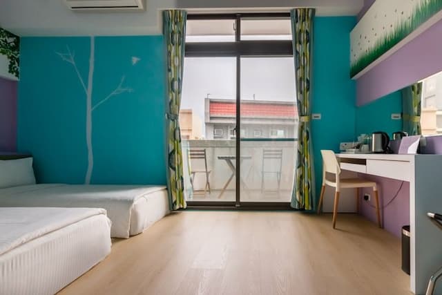 KeyInn Space-Triple Room with Balcony-6