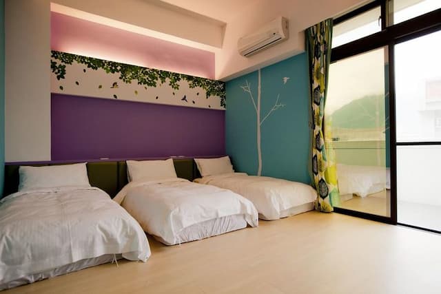 KeyInn Space-Triple Room with Balcony-3