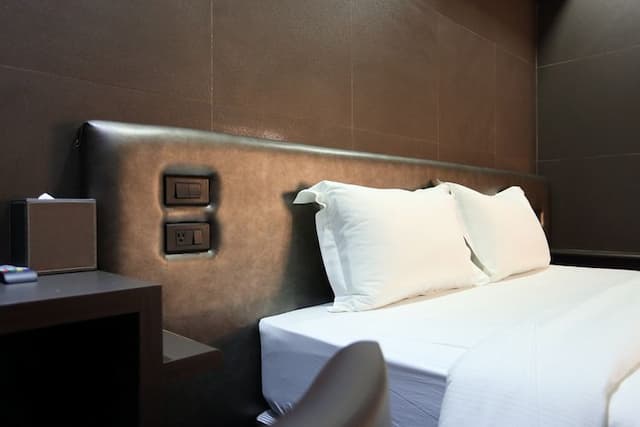 汎特希公寓 | 市區x時尚簡約 | 全景落地採光-標準雙人房(無窗)-2