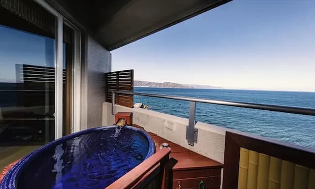 [Room open-air] The magnificent view of Sagami Nada that spreads out below you is monopolized.