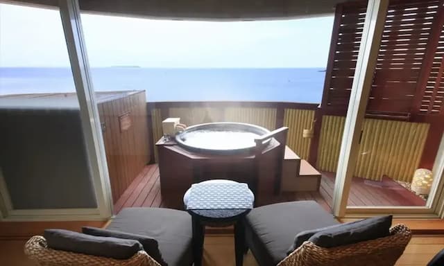 [Room open-air] Sagami Nada is monopolized. It is a Shigaraki ware hot spring open-air bath for one person.