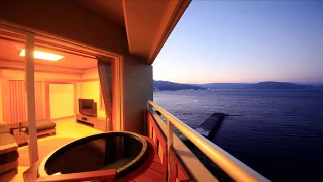 Please spend extraordinary time in the guest room open-air.