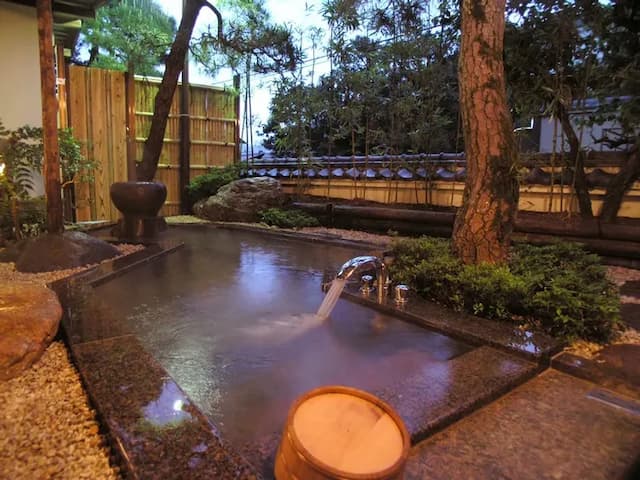 Separate guest room with open-air bath A type