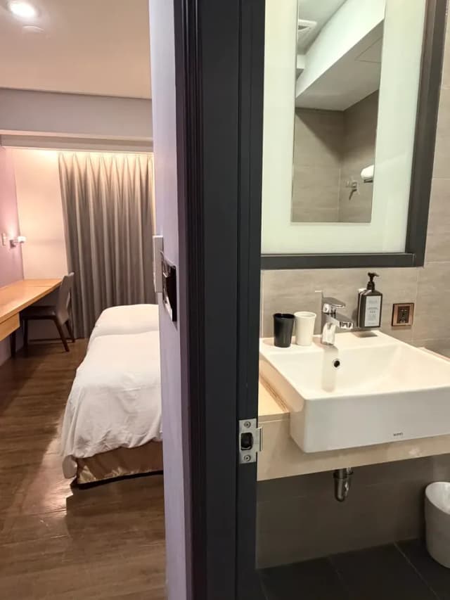 隱和旅｜近逢甲夜市-標準雙床房-4