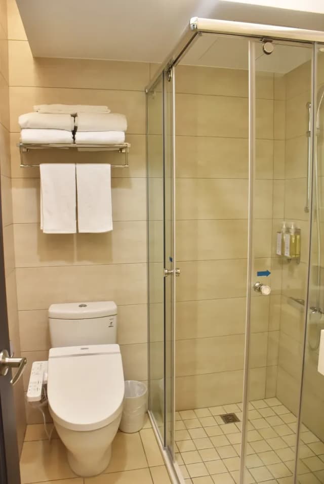 隱和旅｜近逢甲夜市-閣樓四人房-4